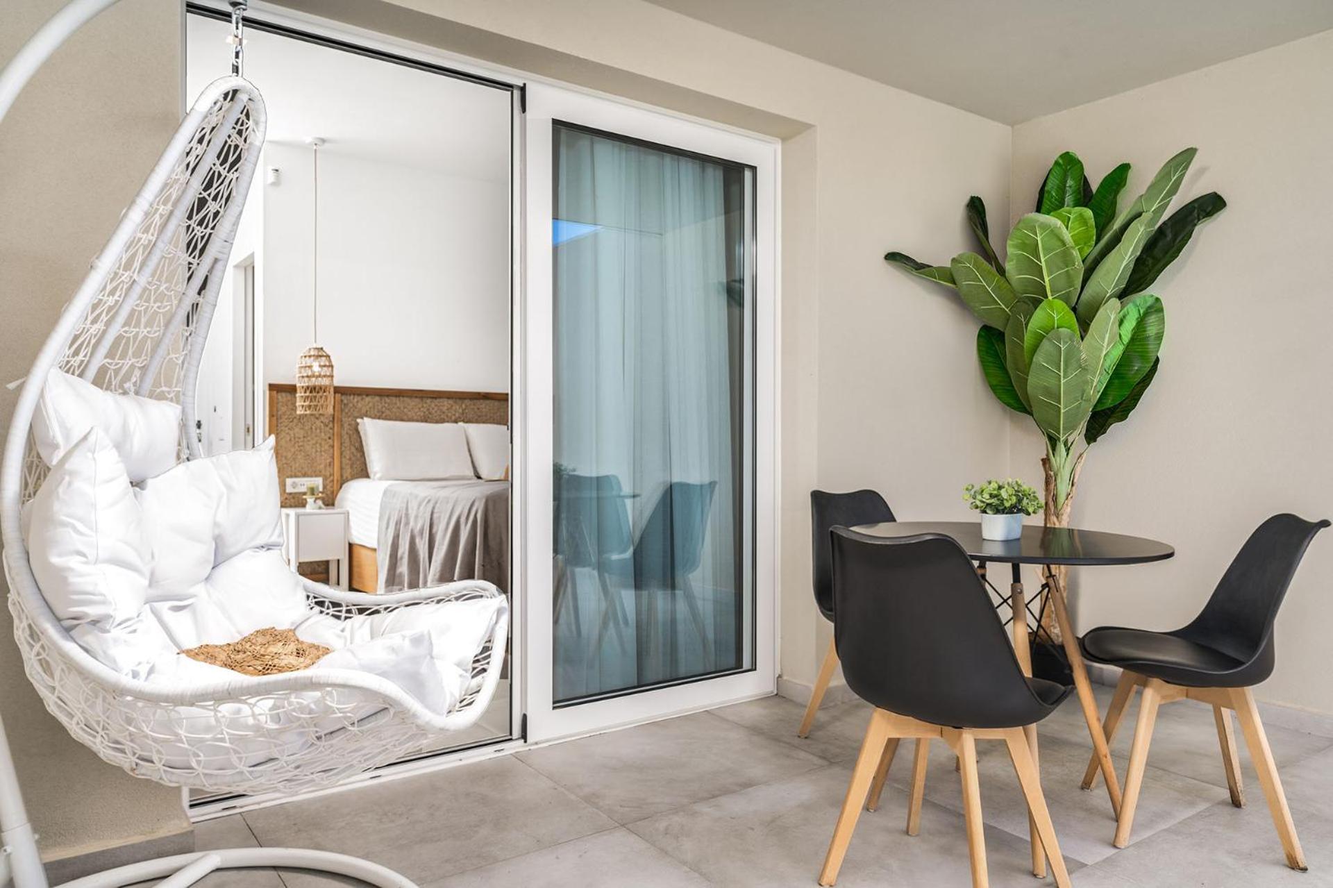 Myzith Luxury Suites Keri Екстер'єр фото