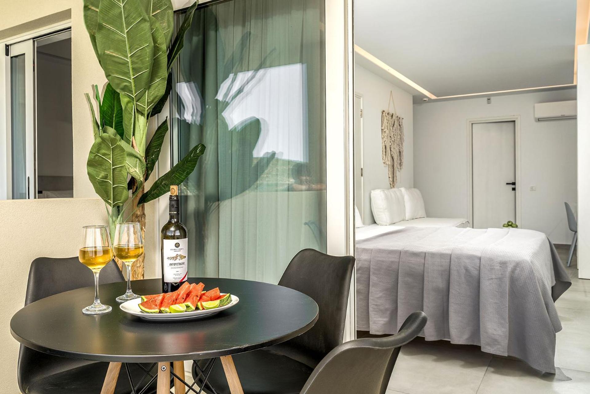 Myzith Luxury Suites Keri Екстер'єр фото
