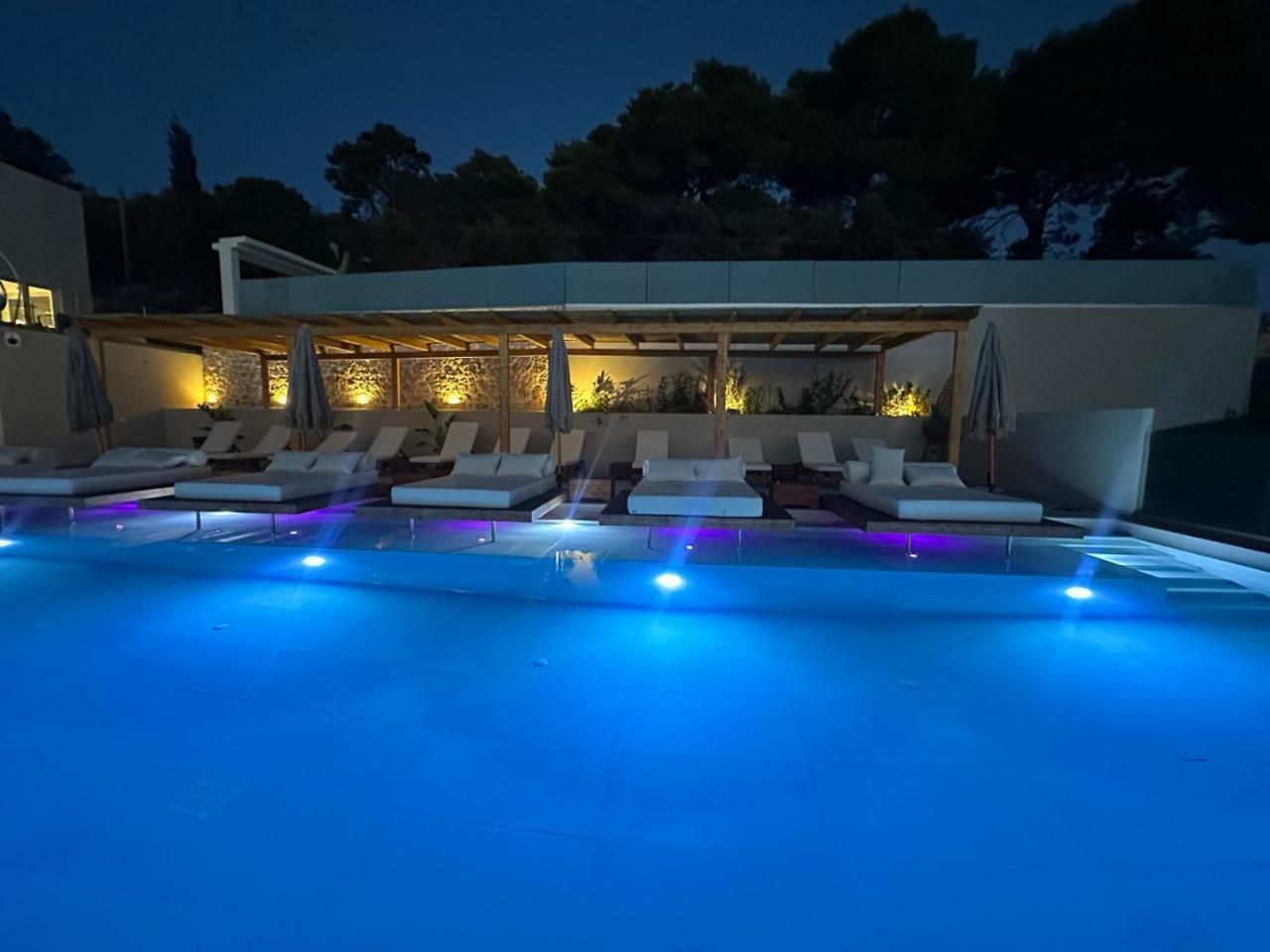 Myzith Luxury Suites Keri Екстер'єр фото