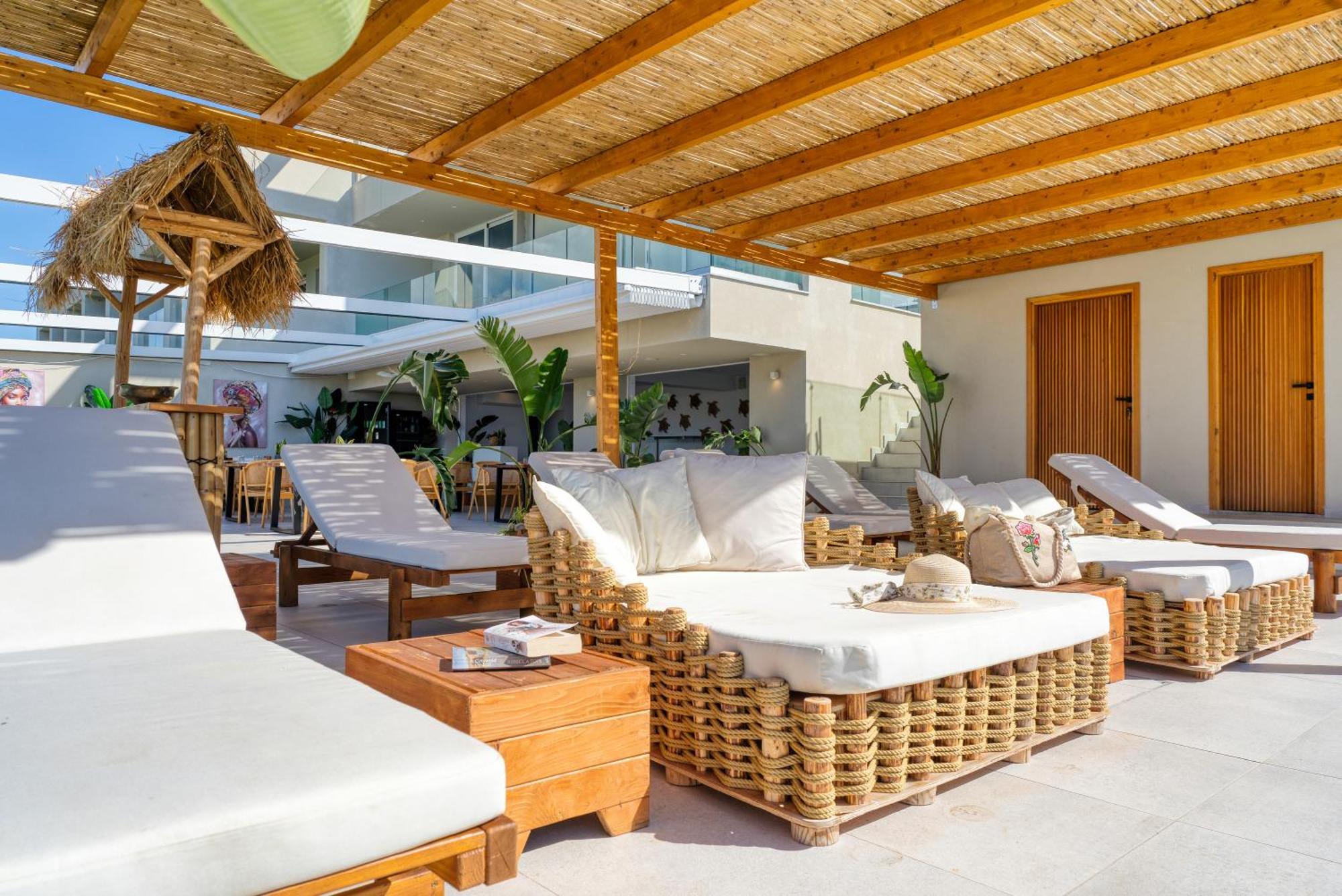 Myzith Luxury Suites Keri Екстер'єр фото