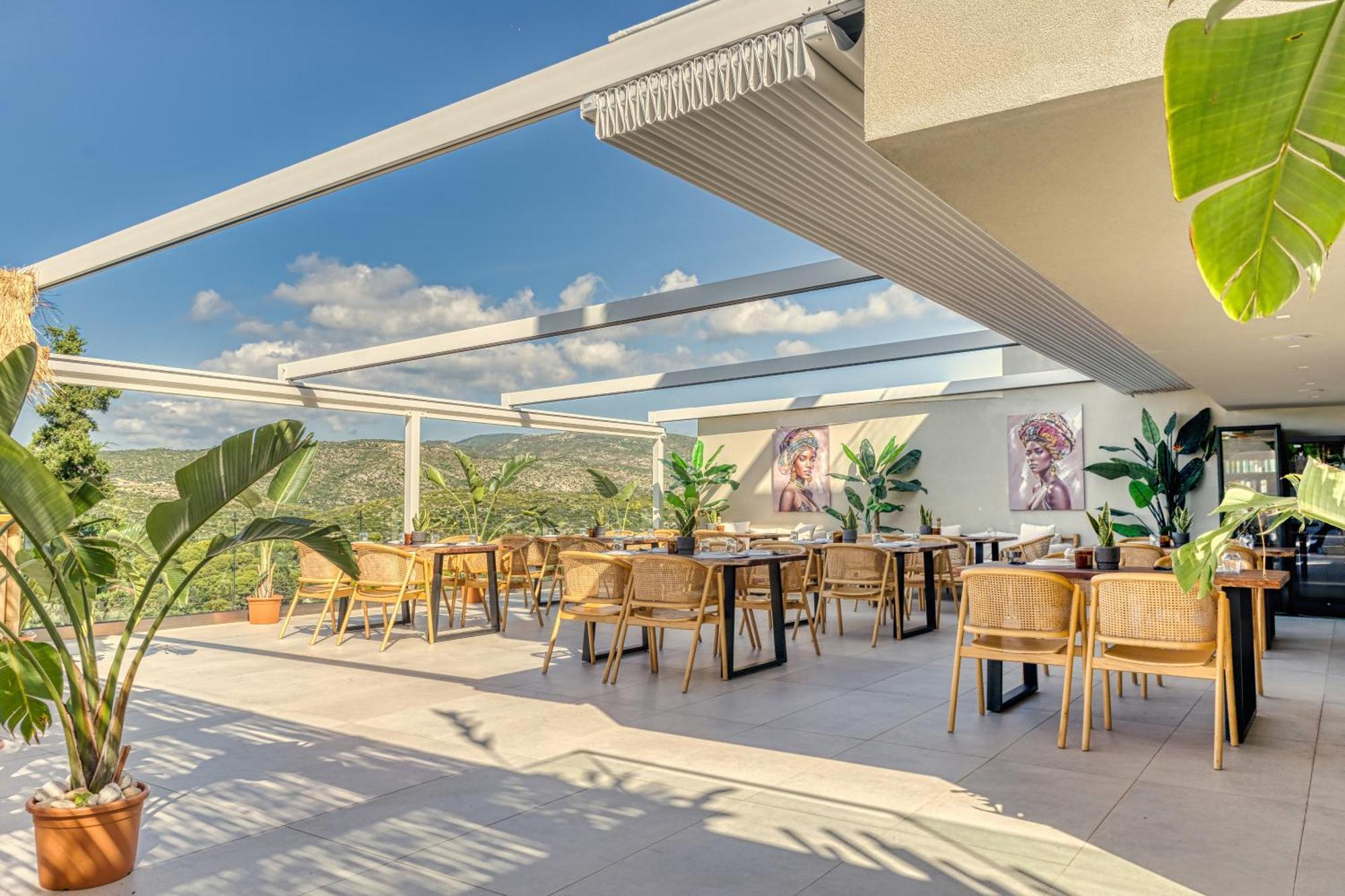 Myzith Luxury Suites Keri Екстер'єр фото